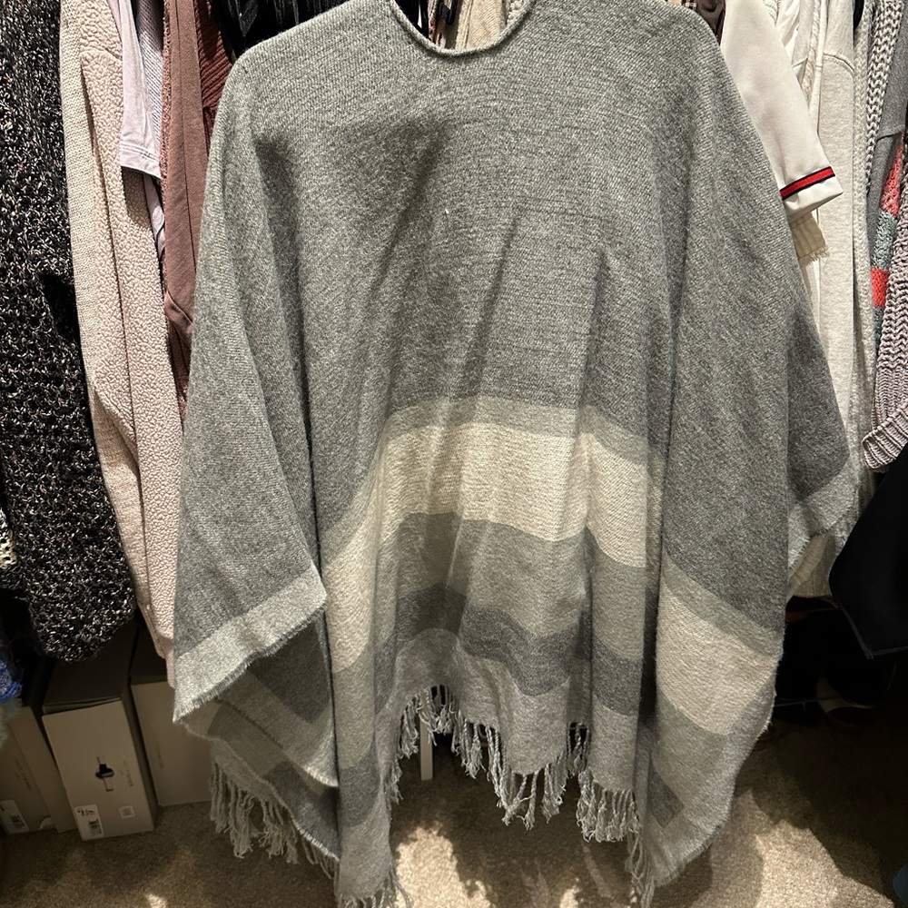 BCBGMaxAzria Gray Ruana Wrap - Picture 3 of 4